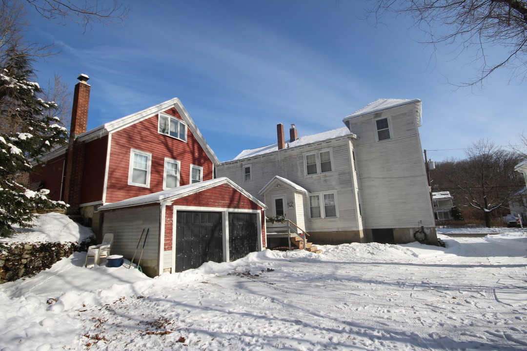 149-155 Meadow St in Winsted, CT - Building Photo