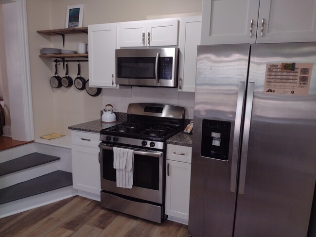 441 W Lemon St, Unit 2nd floor