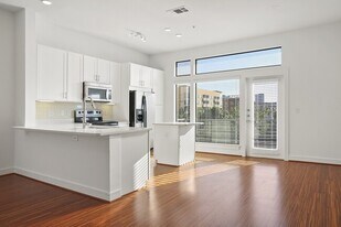 3839 McKinney Ave in Dallas, TX - Building Photo