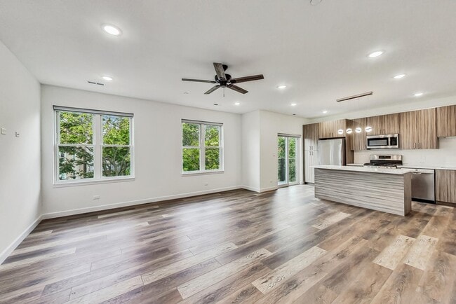 6135 S Kimbark Ave, Unit 301 in Chicago, IL - Foto de edificio - Building Photo