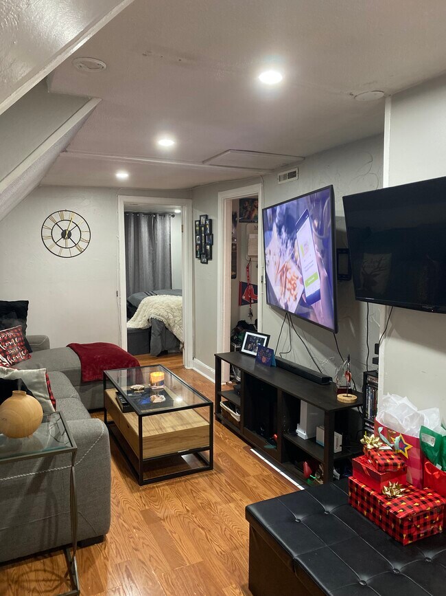 9 Dean St, Unit 3 in Everett, MA - Building Photo - Building Photo