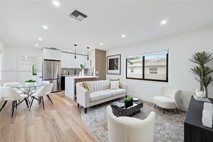 1201 N 16th Ave in Hollywood, FL - Building Photo