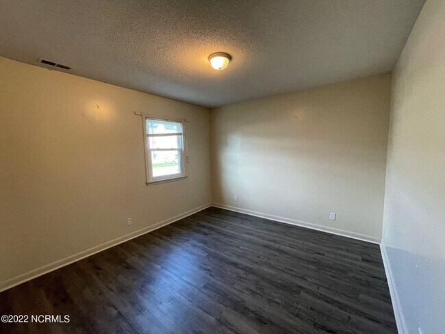 2310 Indian Dr-Unit -7 in Jacksonville, NC - Building Photo - Building Photo