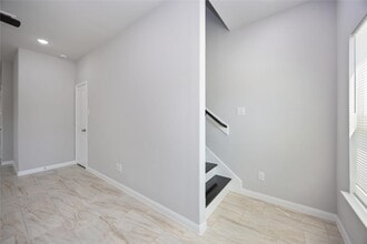 7987 Chateau St in Houston, TX - Building Photo - Building Photo