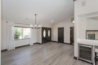36900 Vía Broza in Temecula, CA - Building Photo - Building Photo
