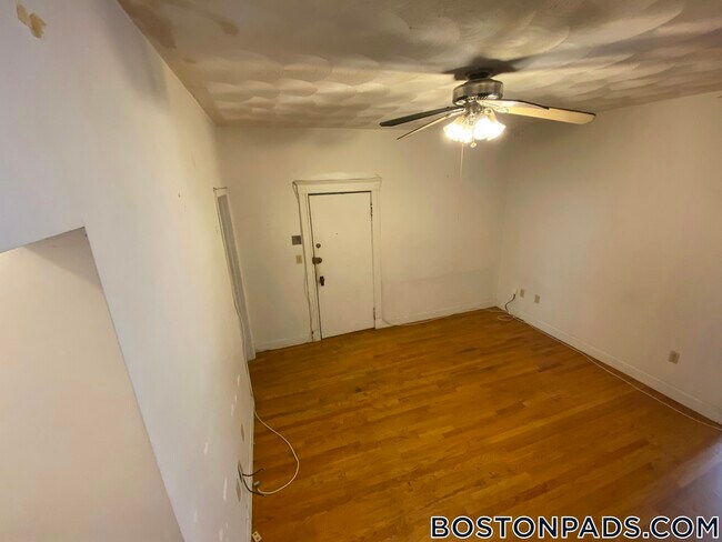 17 Cummings Rd, Unit 3 in Boston, MA - Building Photo - Building Photo