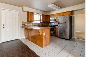 Summit Court Townhomes in Fort Smith, AR - Building Photo - Interior Photo