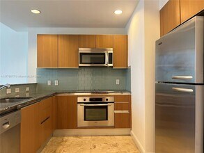 1050 Brickell Ave, Unit 1912 in Miami, FL - Building Photo - Building Photo