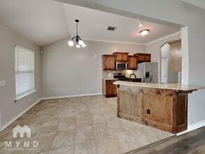 512 SW 44th St in Moore, OK - Building Photo - Building Photo