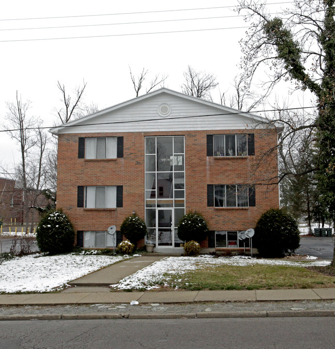 1207 W Fairview Ave in Dayton, OH - Foto de edificio