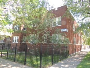 6357 S Mozart St in Chicago, IL - Building Photo