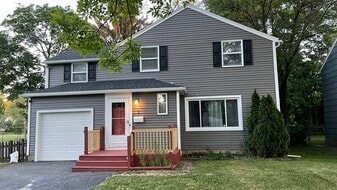 3 Stanford Rd W in Rochester, NY - Building Photo