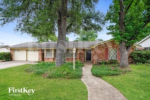 1424 Wreyhill Dr in Hurst, TX - Building Photo