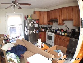 127 Cedar St in Boston, MA - Building Photo - Building Photo