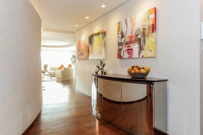 721 5th Ave in New York, NY - Building Photo - Building Photo