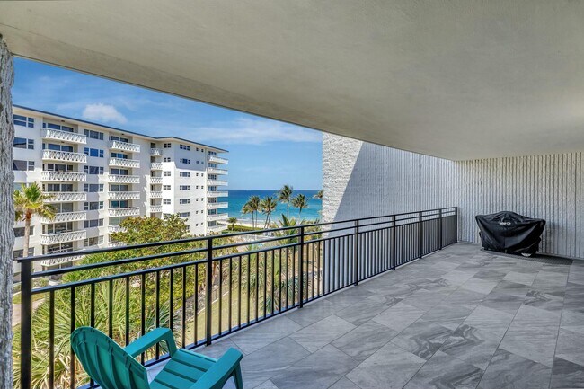 1167 Hillsboro Mile in Hillsboro Beach, FL - Building Photo - Building Photo