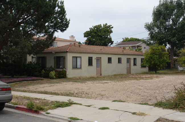 866-872 Agate St in San Diego, CA - Building Photo - Building Photo