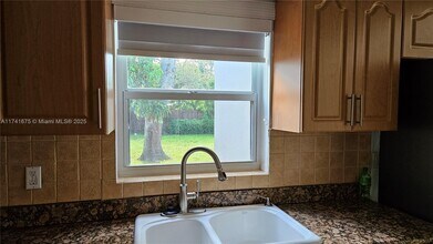 1003 N 17th Ave in Hollywood, FL - Building Photo - Building Photo