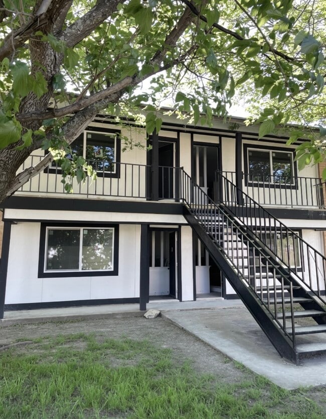 property at 2106 Hunt Dr