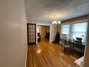 88 1st St, Unit 90 in Medford, MA - Foto de edificio - Building Photo