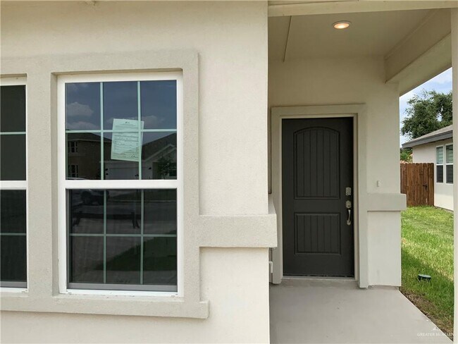 27 Westway Ave in McAllen, TX - Building Photo - Building Photo