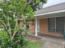 609 Sunset Ln, Unit 615 in Alvin, TX - Building Photo