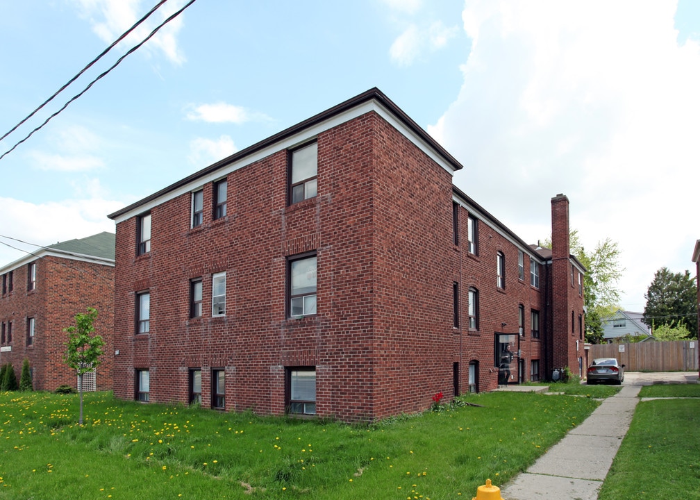 1139 O'connor Dr in Toronto, ON - Building Photo