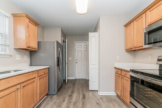 6021 Herston Rd in Raleigh, NC - Foto de edificio - Building Photo