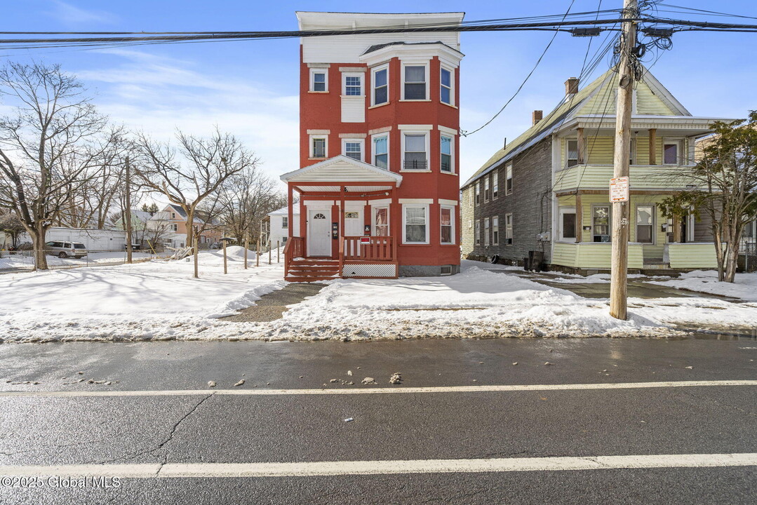 1092-1092 Congress St in Schenectady, NY - Building Photo