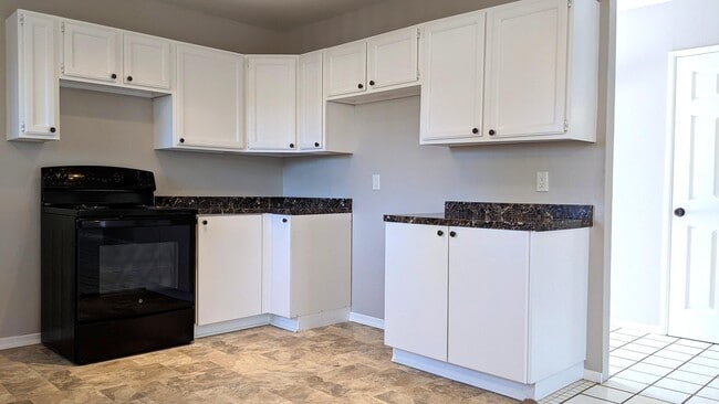 42405 Iowa St in Palm Desert, CA - Building Photo - Building Photo