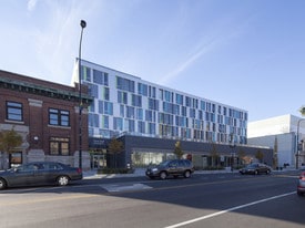 Town Hall Apartments in Chicago, IL - Building Photo