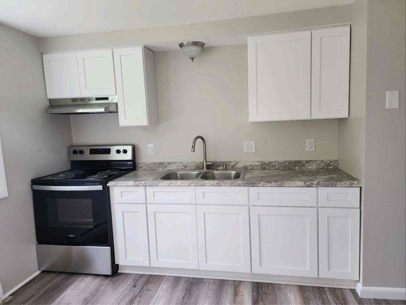 14 Park St, Unit #4 in Phoenix, NY - Foto de edificio
