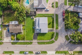 4685 SW 33rd Dr in West Park, FL - Building Photo - Building Photo