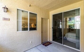 7127 S Durango Dr, Unit 102 in Las Vegas, NV - Building Photo - Building Photo