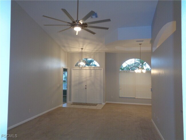 2830 SW 35th Ln in Cape Coral, FL - Building Photo - Building Photo