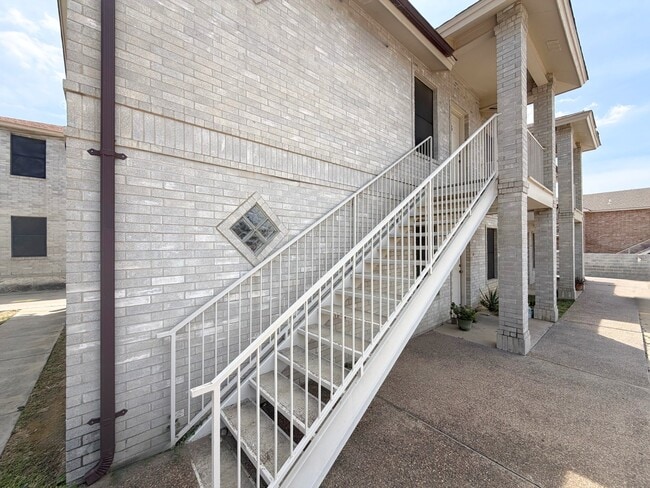 513 Shiloh Dr, Unit Apartment 9