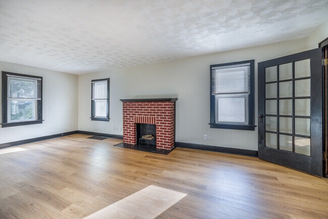 849 Glenn St in Akron, OH - Foto de edificio - Building Photo