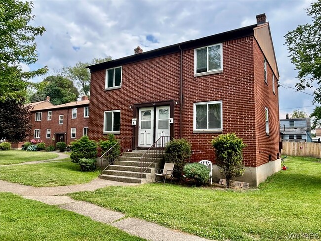 property at 34 Latona Ct