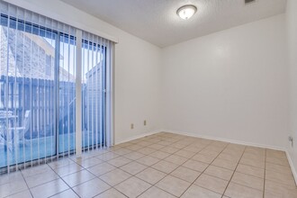 928 Cedar Terrace in Cedar Hill, TX - Foto de edificio - Building Photo