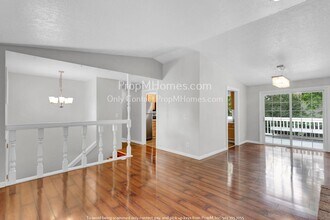 537 SW 19th Pl in Troutdale, OR - Building Photo - Building Photo