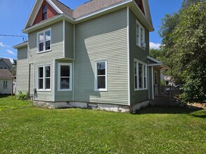 1050 Washington St in Wisconsin Rapids, WI - Building Photo - Building Photo