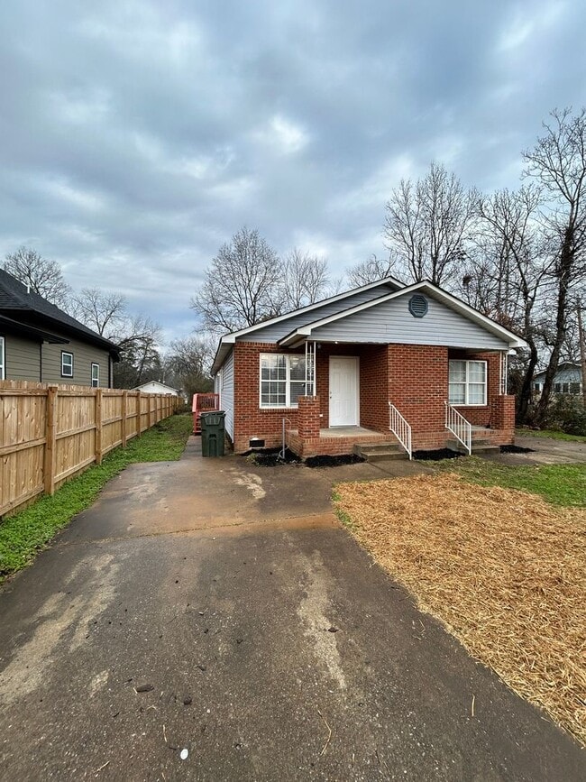 property at 1701 Mulberry St