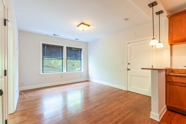 3437 N Lakewood Ave-Unit -3437-3 in Chicago, IL - Building Photo - Building Photo
