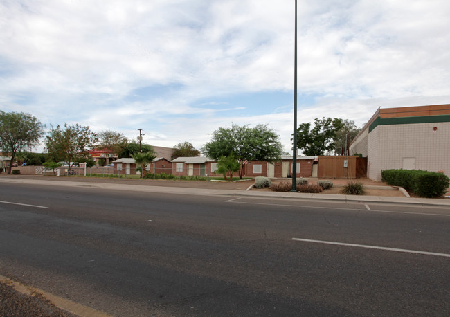 Rausch in Chandler, AZ - Building Photo - Building Photo