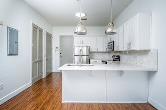 Rise Lakeview in Birmingham, AL - Foto de edificio - Interior Photo