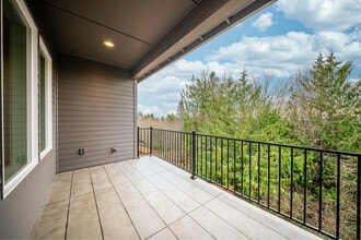 222 Curtis Dr in Longview, WA - Foto de edificio - Building Photo