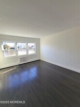 468 2nd Ave in Long Branch, NJ - Building Photo - Building Photo