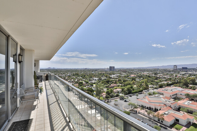 2323 N Central Ave, Unit 2001 in Phoenix, AZ - Building Photo - Building Photo