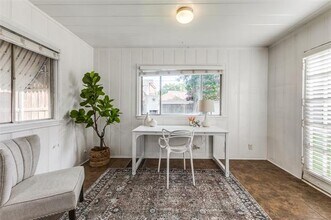 7703 Lovers Ln in Dallas, TX - Building Photo - Building Photo