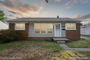 1361 Duncan Ave in Ypsilanti, MI - Building Photo